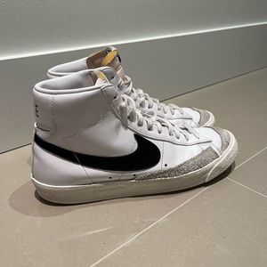 Nike Blazer Mid '77 Men’s 10.5 Vintage Looking Shoes